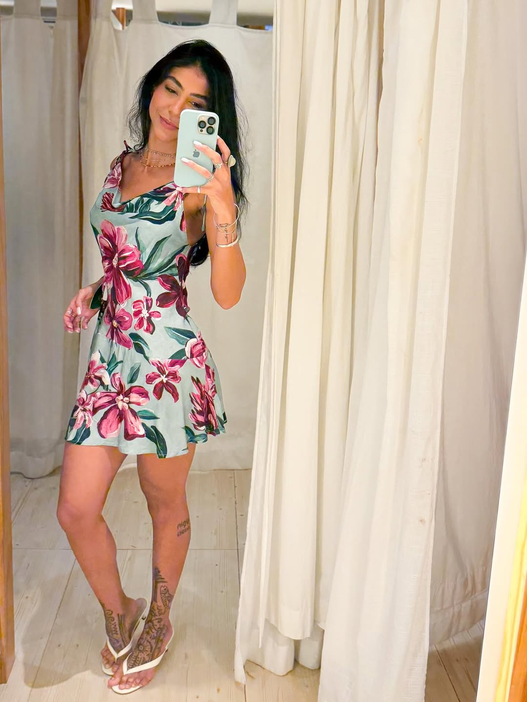 346400 | Vestido Curto Encanto de Hibisco
