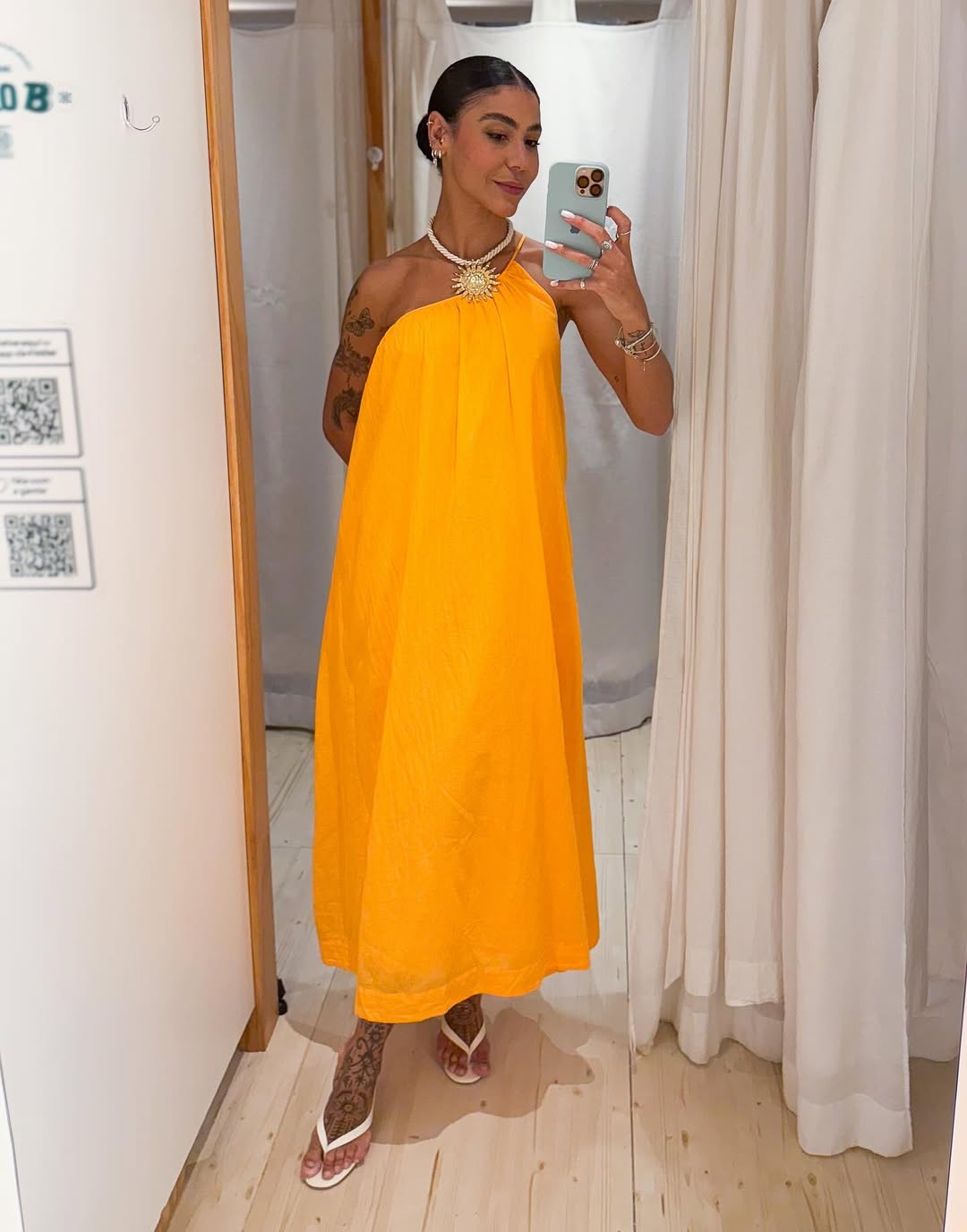 345894 | Vestido Ombro Só Longo + Colar Solar