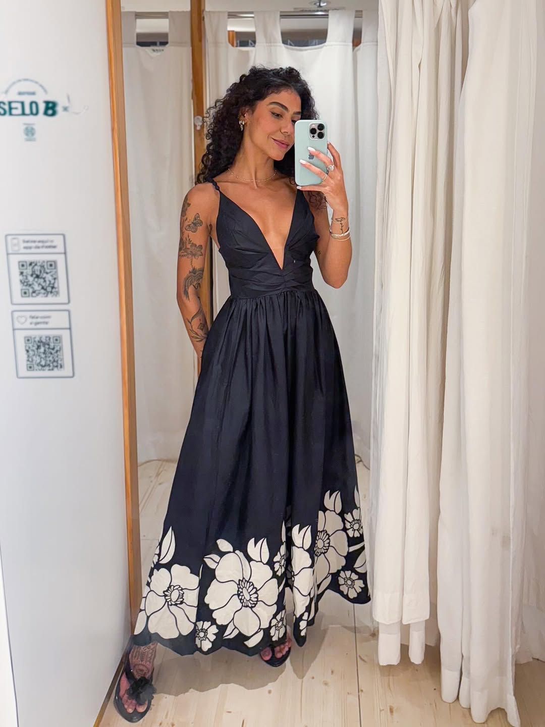 345597 | Vestido Bordado Flor Da Noite