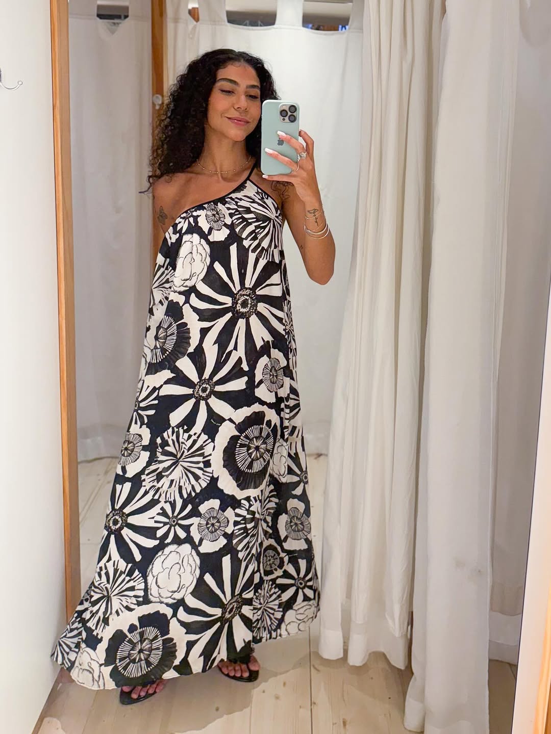 345957 | Vestido Ombro Só Estampado Flora